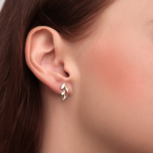 FIOLIA earrings in 14kt gold set with Mother of pearl Elements