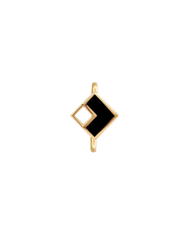 Cardia ring in 14 k gold set with onyx enamel element